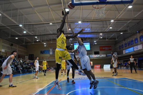 El Odilo sigue rozando el liderato en la LEB Plata tras ganar en El Prat por 73-90 