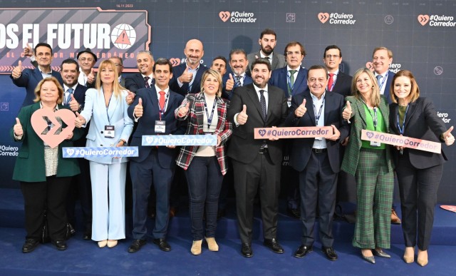 Los empresarios, delegación murciana incluida, aprovechan el acto del Corredor para criticar a Sánchez