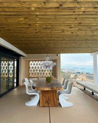 La casa suspendida en un acantilado de Bolnuevo en la que se funden arquitectura y paisaje