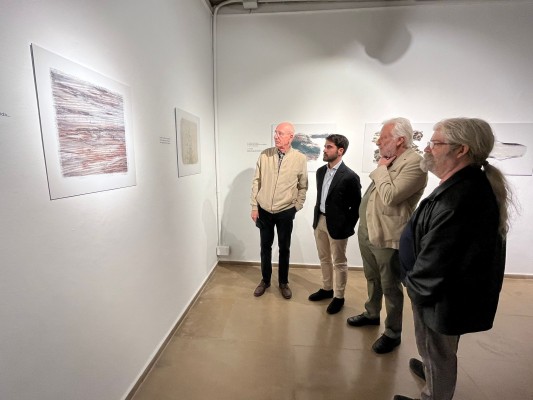 La fotografía de Muñoz Zielinski y la poesía de Mondéjar aúnan 'Cicatrices y huellas' en Los Molinos del Río de Murcia