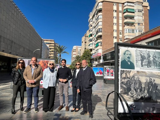Cruz Roja muestra sus 150 años de historia en la Avenida Libertad de Murcia