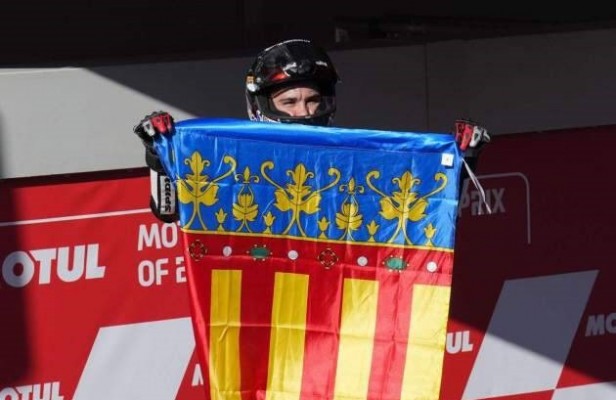 García Dols cierra la última carrera de la temporada de Moto2 entre los diez primeros