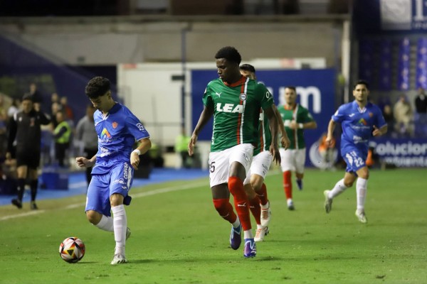 El Alavés arrolla al Depor Murcia en un duelo de Copa del Rey muy desigual