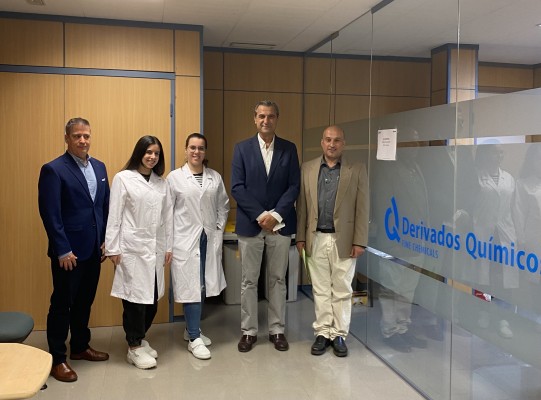 Los alumnos de la Cátedra Olon de Química Sostenible presentan los avances de su investigación