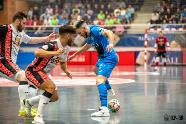 ElPozo pierde dos puntos a dos segundos del final en un partido de alta tensión en Valdepeñas