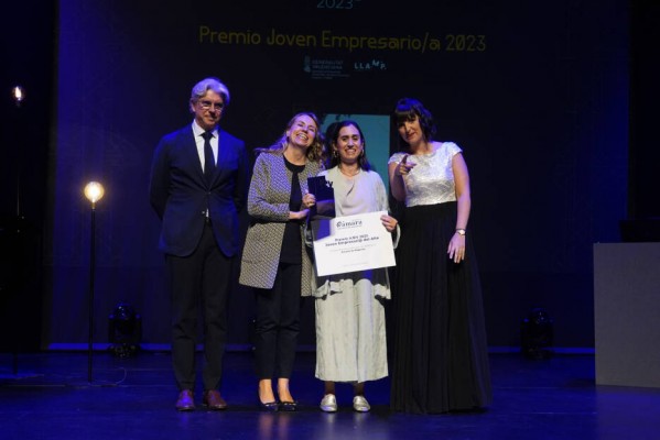 La CEO de Singularu, Cristina Aristoy, nombrada joven empresaria del año en los Premios AJEV 2023