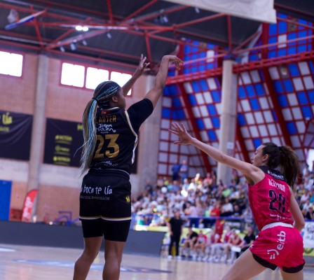 El Jairis logra su segunda victoria en dos jornadas de la LF Endesa al vencer al Araski por 77-67