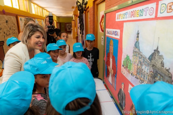 Cartagena amplía a más de 100 árboles el plan de sombraje natural en los colegios este curso