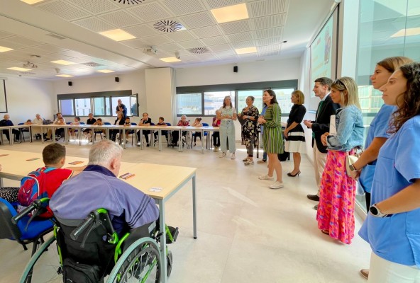 Niños y mayores se encuentran en Lorca para echar por tierra los mitos sobre la vejez