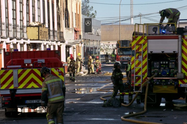 La tragedia golpea a Murcia: el saldo de trece muertos en el incendio de Atalayas sigue abierto