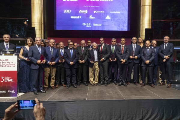 ENAE Business School celebra su 35 aniversario con una gala emotiva y cargada de reencuentros 