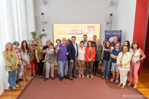 Cartagena Piensa invita a los filósofos Franco Bifo Berardi y Javier Sádab, y ahonda en la historia de mujeres