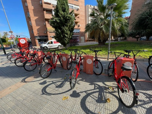 El servicio de alquiler de bicis de Murcia se renueva con una guerra entre PP y PSOE por su autoría 