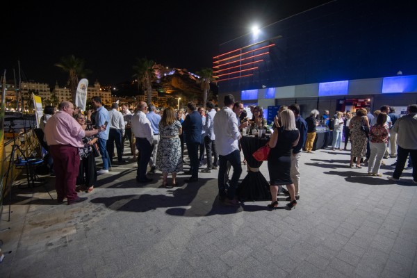 Alicante da la bienvenida a los regatistas del Trofeo Real Liga Naval