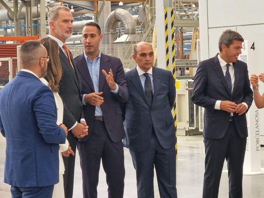 El Rey Felipe VI conmemora en Vila-real los 50 años de Porcelanosa