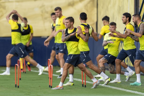 Brereton, único ausente de los internacionales del Villarreal... pero apunta al domingo