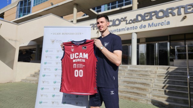 Kurucs llega al UCAM CB 
