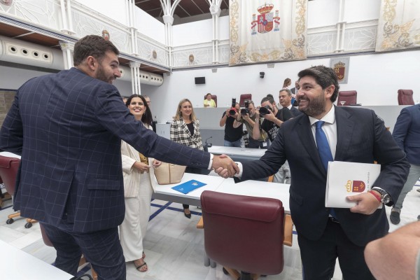 Directo: siga la votación clave de investidura de López Miras