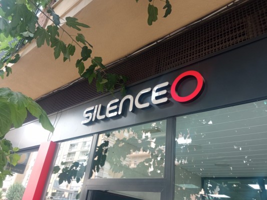Silence estrena su primer concesionario de vehículos eléctricos en Ronda Norte de Murcia