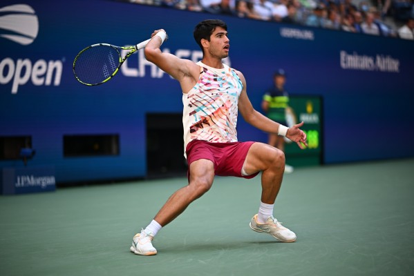 Alcaraz logra ante Arnaldi otra solvente victoria para plantarse en los cuartos del US Open