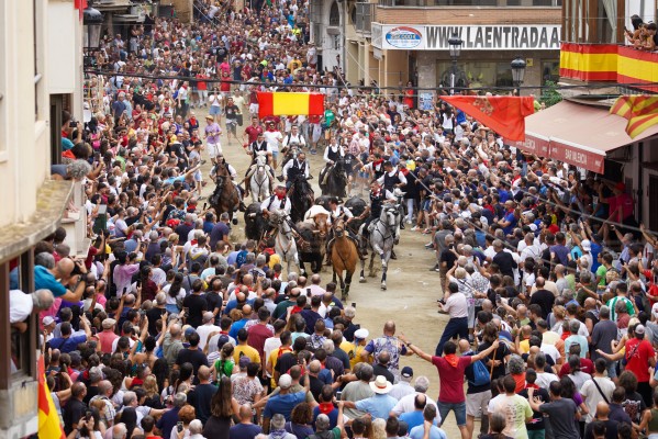 Segorbe celebra una primera Entrada de Toros y Caballos rápida y compacta
