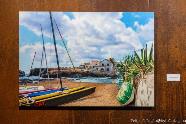 La artista María Treviño rinde un homenaje a sus veranos en Cabo de Palos con la exposición 'La casa junto al mar'
