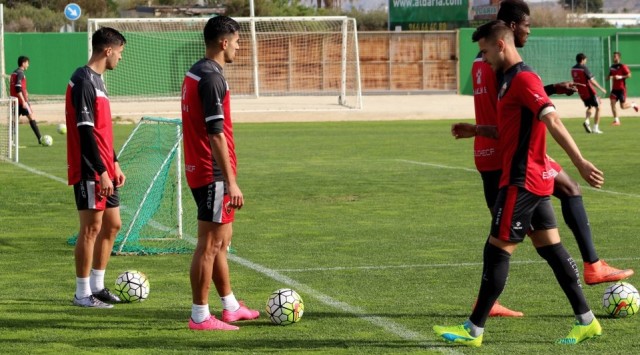 Sergio León y Cristaldo entrenan con normalidad y podrán jugar ante Osasuna