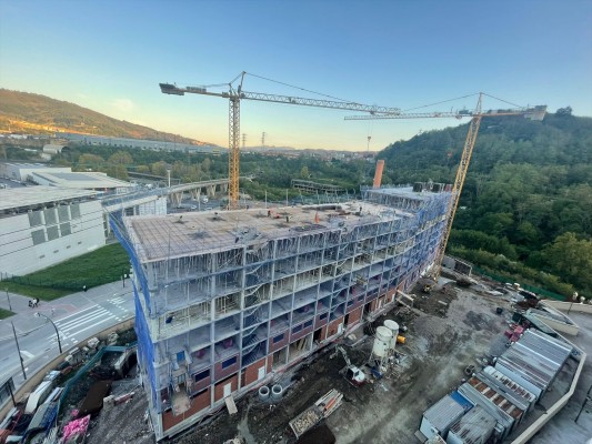 El sector de la ventana espera facturar 4.160 millones y denuncia el colapso en las ayudas
