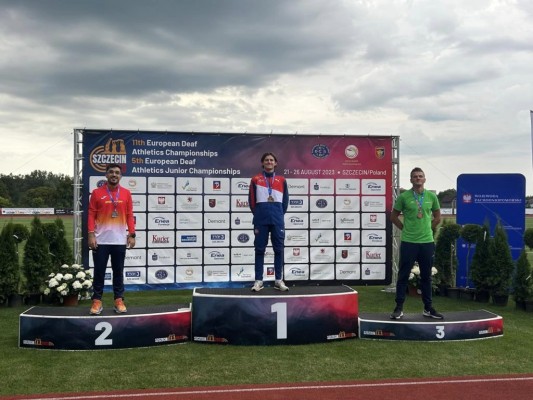 Jaime Martínez Morga gana la plata en 800 y el bronce en 1.500 en el Europeo de sordos 