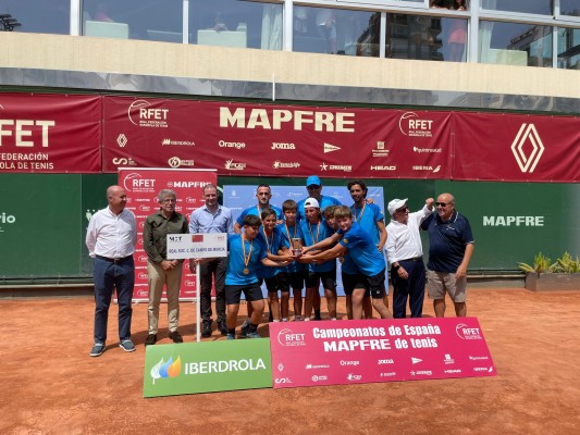 El Palmar, con el hermano de Carlos Alcaraz, y Valencia TC son campeones alevines en Murcia 