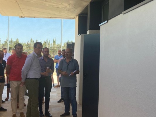 El campo de fútbol de Corvera cuenta con unos nuevos vestuarios