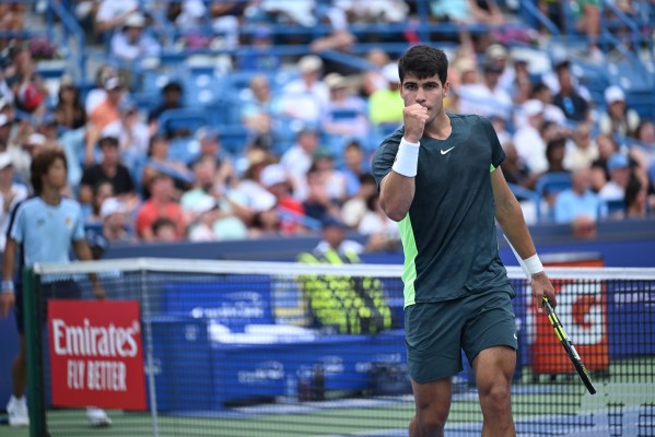Alcaraz firma otra remontada para ganar a Purcell y se cita en semifinales de Cincinnati con Hurkacz