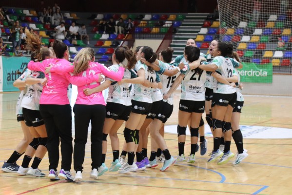 El Elche certifica su pase a la fase de grupos tras volver a ganar al Lokomotiva
