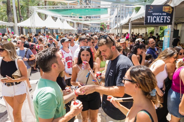 Elche tramita la autorización de 31 barras en 22 calles de la ciudad del 11 al 15 de agosto