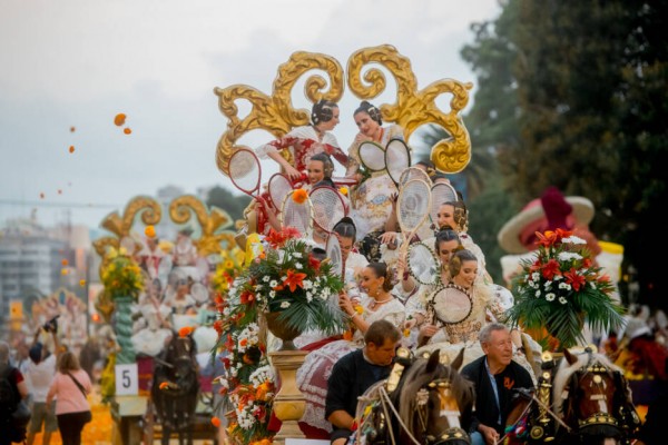 1,2 millones de clavelones en la Batalla de las Flores cierran la Gran Fira de València
