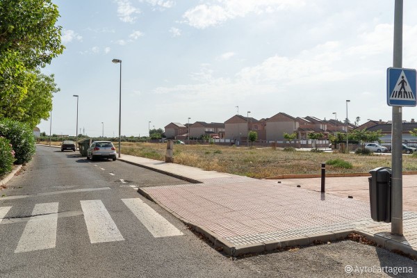 El Ayuntamiento cede una parcela para construir casas para personas con síndrome de Down