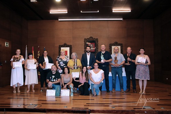 Los trofeos del Cante de las Minas se exponen en los comercios de La Unión