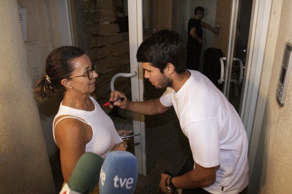 El campeón ya está en casa: Alcaraz y su familia llegan a El Palmar tras la conquista de Wimbledon 