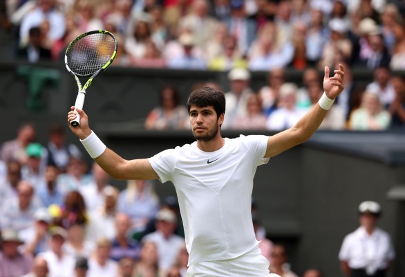 Carlos I de Inglaterra... y del mundo: Alcaraz es campeón de Wimbledon remontándole a Djokovic