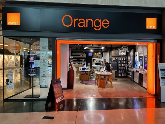 One Telecom (Caliche) apuesta por el retail con la compra de seis tiendas Orange en la Región