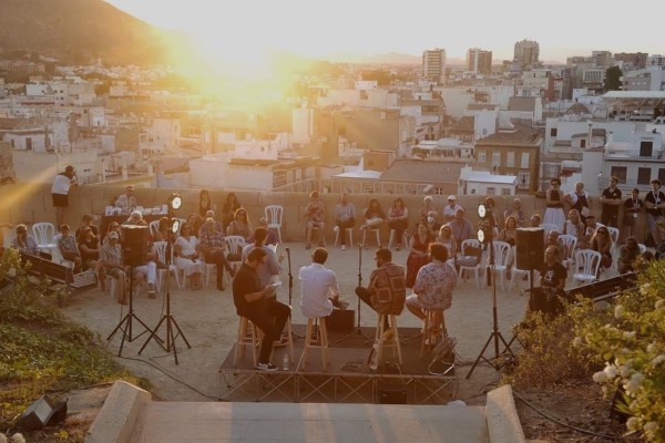 Música y poesía para recordar a Leonard Cohen, al atardecer y junto al Teatro Romano de Cartagena