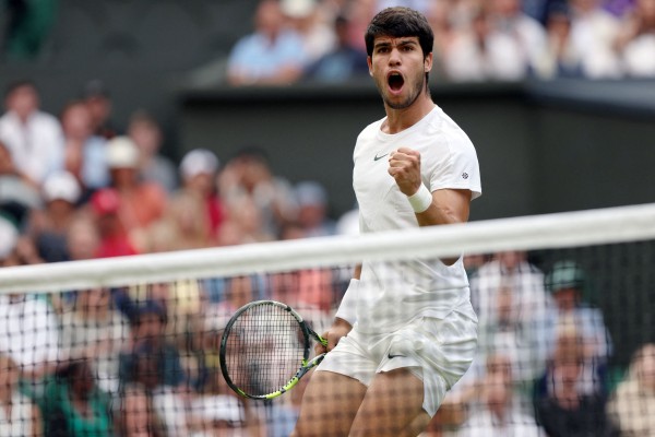Alcaraz eleva el nivel ante Berrettini para citarse con Rune en busca de las semis de Wimbledon