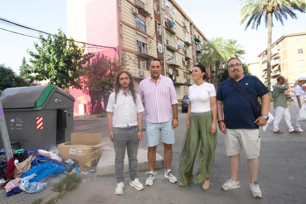 Macarena Olona denuncia en Murcia el abandono sistemático de los barrios por los políticos