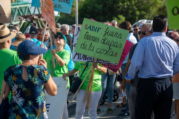 Alicante rechaza la electrificación de las vías y exige la variante de Torrellano sin aplazamientos