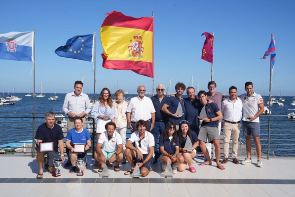 Los hermanos Francisco y Marina Sánchez Ferrer ganan en casa la Copa de España de Snipe