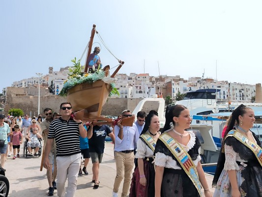 Peñíscola celebra con gran fervor la procesión marítima en el día de San Pedro
