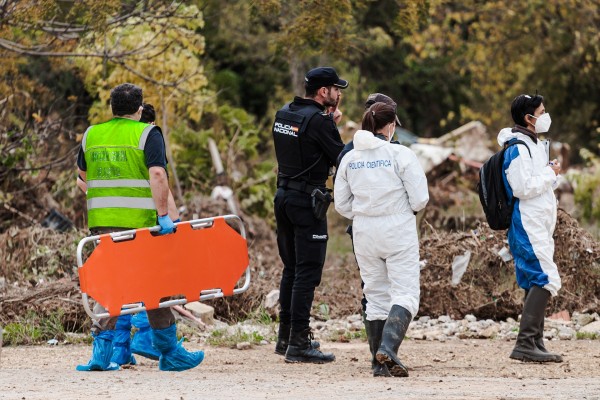 Hallan un cuerpo en un descampado de Sedaví durante la búsqueda y las víctimas suben a 218
