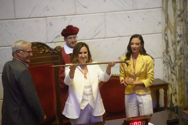 Catalá se reafirma en su gobierno en solitario pese a los reproches de Vox