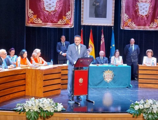El alcalde Joaquín Buendía (PP), aclamado por 500 vecinos, inicia su tercer mandato en Alcantarilla