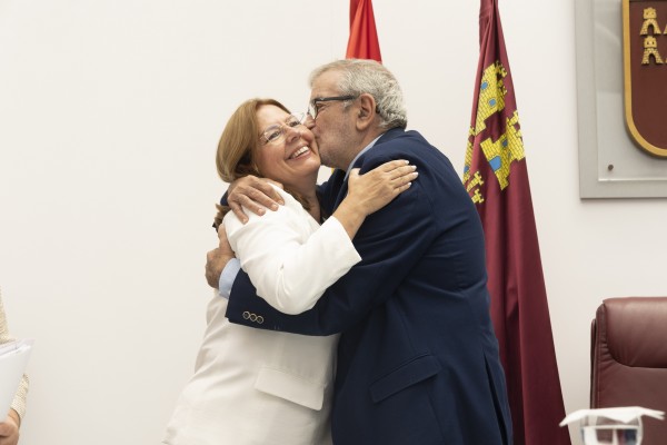 Visitación Martínez, la alcaldesa de las mayorías absolutas en San Pedro: 
